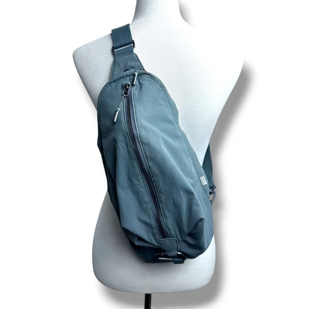 Athleta Kinetic Sling Bag Womens OS Slate Blue Green Crossbody Zip